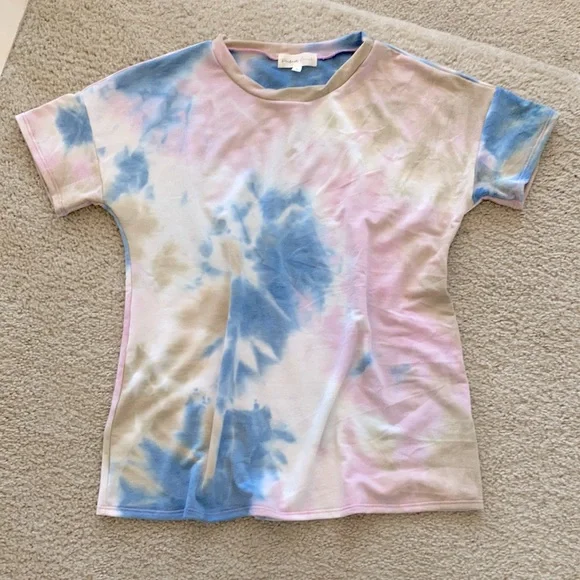 Tie Dye Top & Shorts Lounge Set - Picture 10 of 13